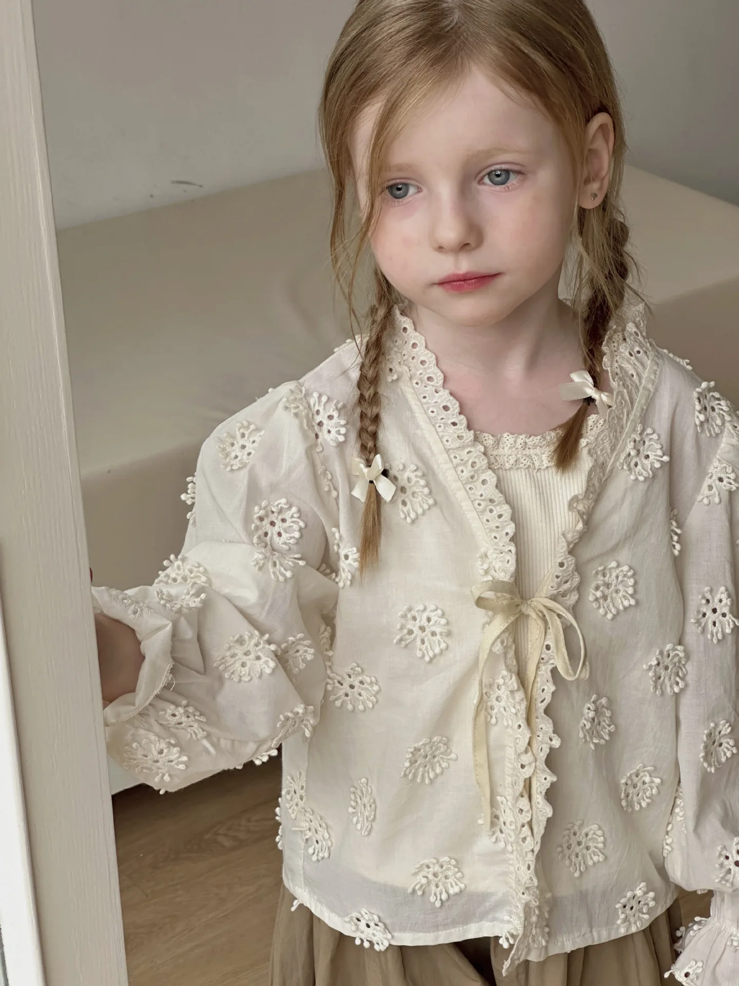 2024 Summer New Girls Lace Hollow Out Shirts Coat Children Sunscreen Jacket Cotton Toddler Flower Cardigan Kids Long Sleeve Tops
2024 Summer New Girls Lace Hollow Out Shirts Coat Children Sunscreen Jacket Cotton Toddler Flower Cardigan Kids Long Sleeve Tops