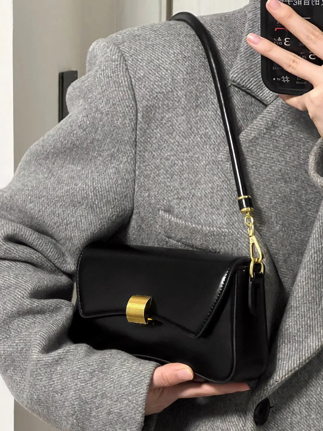 Light Luxury Design Black Versatile Women's Underarm Bag French Fashion Office Lady Leisure Handbags High End Shoulder Bag Girls
Light Luxury Design Black Versatile Women's Underarm Bag French Fashion Office Lady Leisure Handbags High End Shoulder Bag Girls