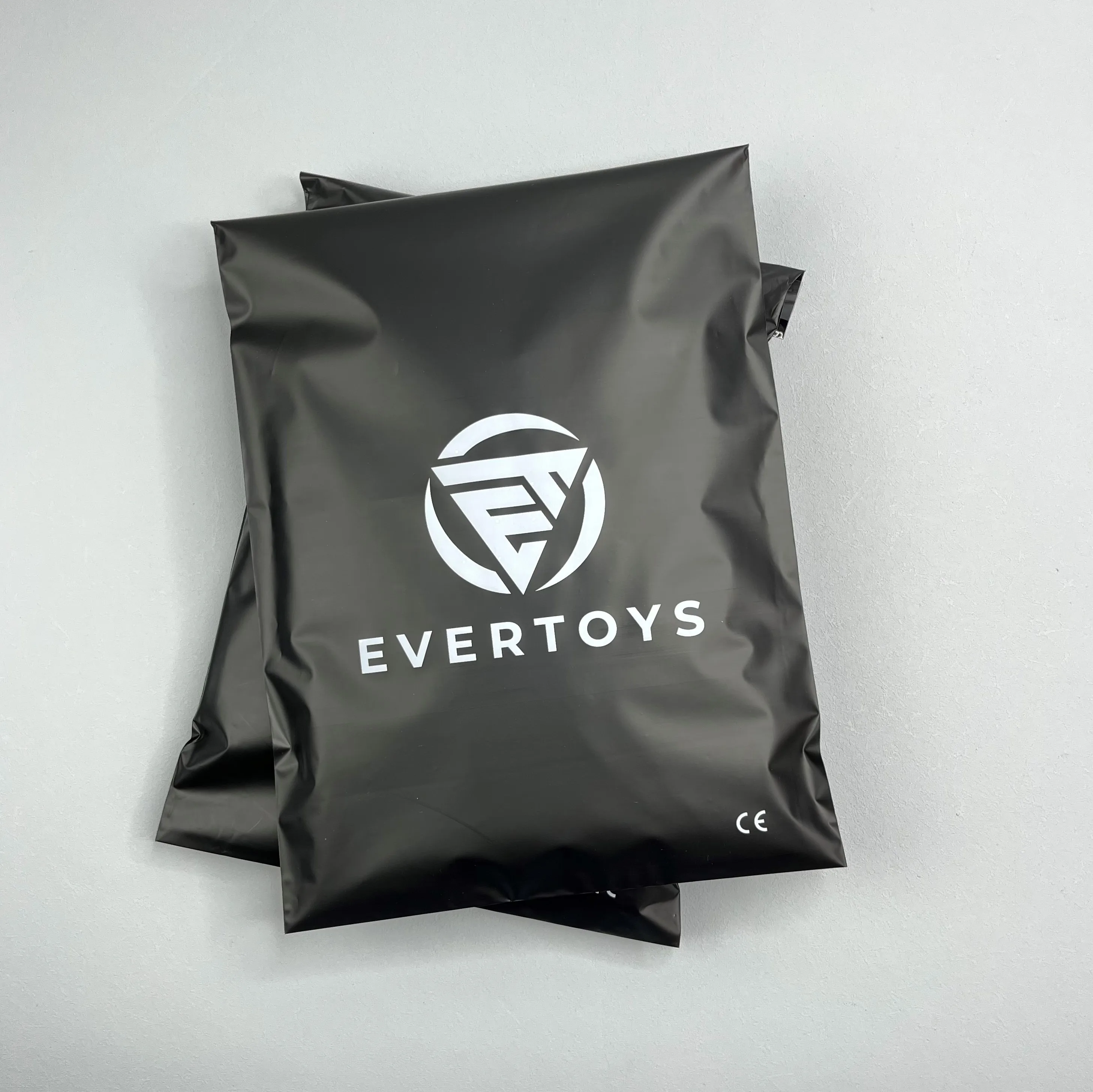 Eco friendly biodegradable wholesale high quality matte black custom poly printed mailers plastic packaging shipping bag
Eco friendly biodegradable wholesale high quality matte black custom poly printed mailers plastic packaging shipping bag