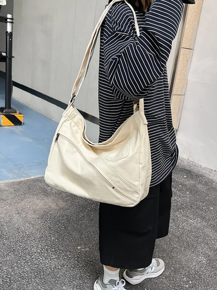 CGCBAG Lage Capacity Women Canvas Shoulder Bag 2023 Casual Female Messenger Bag Commuting Simple Designer Tote Bag For Women
CGCBAG Lage Capacity Women Canvas Shoulder Bag 2023 Casual Female Messenger Bag Commuting Simple Designer Tote Bag For Women