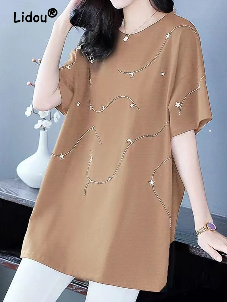 Модная Повседневная футболка с вышивкой рисунок звезды луны Свободный Топ большого размера Женская одежда летняя новая классическая футбо...
Модная Повседневная футболка с вышивкой рисунок звезды луны Свободный Топ большого размера Женская одежда летняя новая классическая футбо...