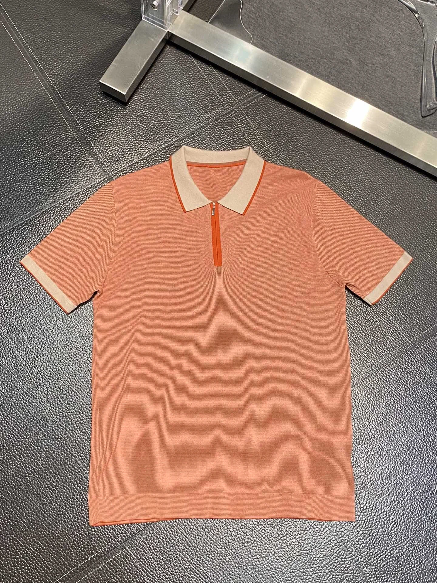 BILLIONAIRE SIJITONGDA Shirt silk men 2024 summer new short sleeve breathable thin embroidery quality big size M-3XL
BILLIONAIRE SIJITONGDA Shirt silk men 2024 summer new short sleeve breathable thin embroidery quality big size M-3XL