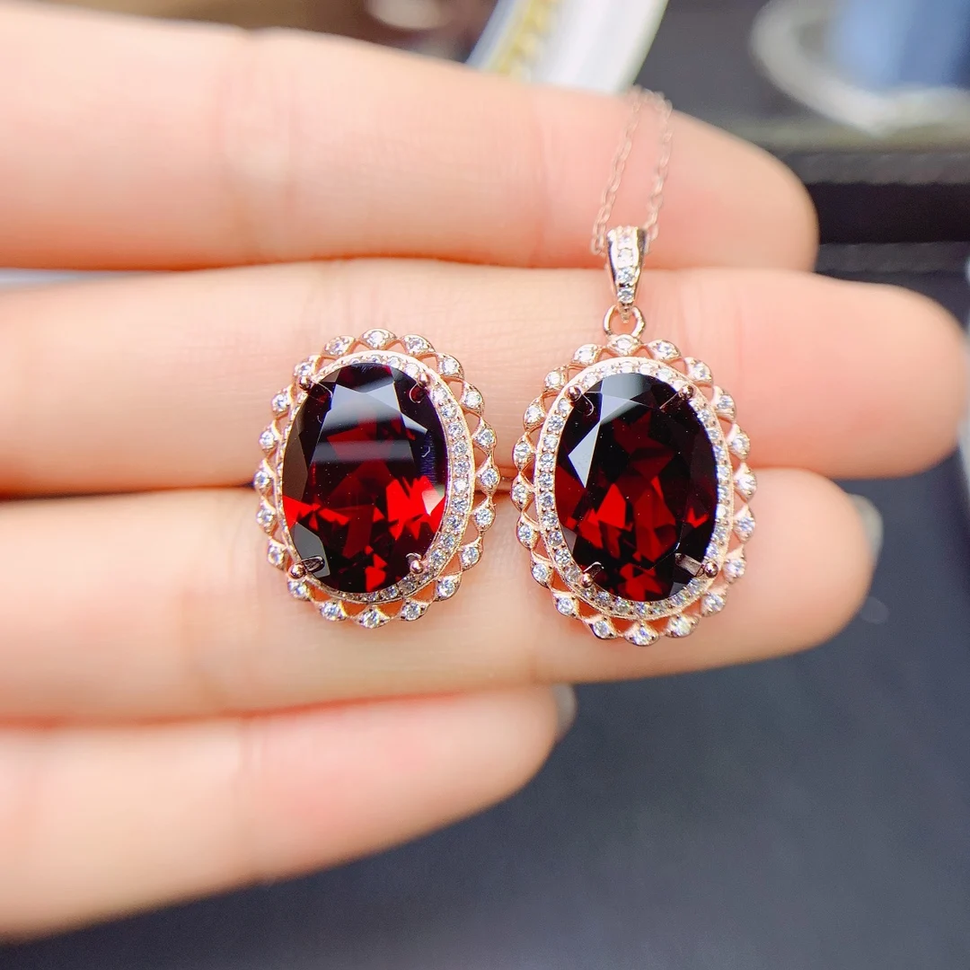 Ladies Sterling Silver 925 Jewelry Wholesale Natural Garnet Jewelry Set Free Shipping Christmas Set Elegant Ladies Set Boutique
Ladies Sterling Silver 925 Jewelry Wholesale Natural Garnet Jewelry Set Free Shipping Christmas Set Elegant Ladies Set Boutique