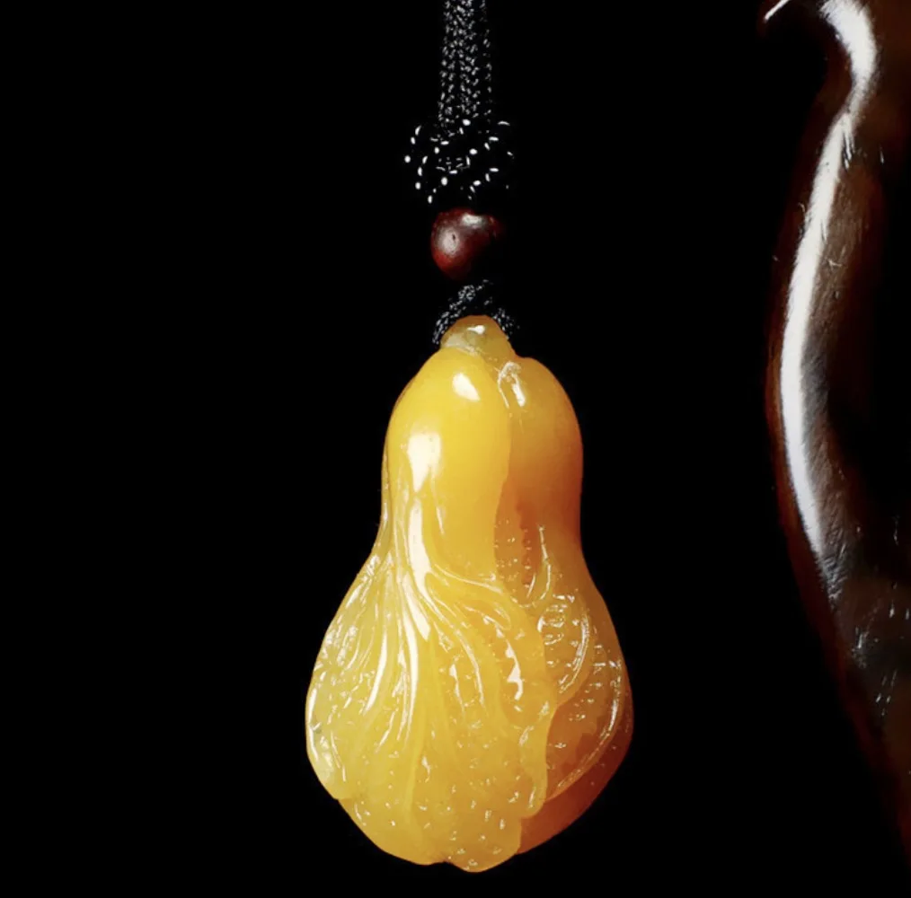 

Yunnan Huanglong Jade Cabbage Jade Pendant Men's and Women's Jade Pendant Jade Cabbage Jade Pendant