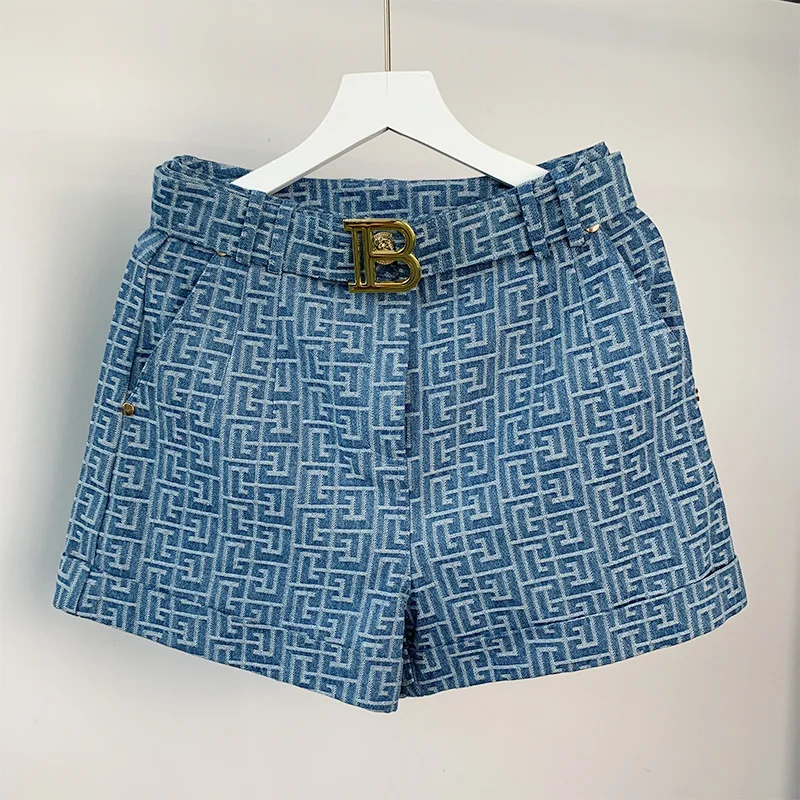 Summer New High Waist Washed Denim Shorts for Women with Belt Casual Style High Quality Jeans
Summer New High Waist Washed Denim Shorts for Women with Belt Casual Style High Quality Jeans
