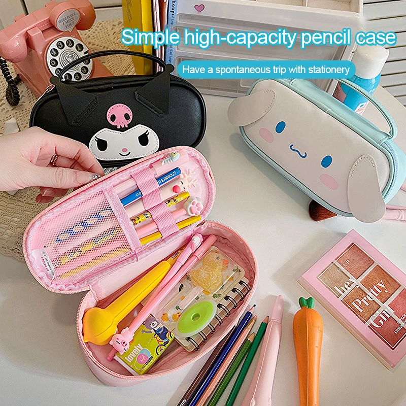 Симпатичный Sanrio мультфильм аниме стерео уши портативный большой емкости карандаш фотография Портативная сумка для хранения из искусственной кожи косметичка
Симпатичный Sanrio мультфильм аниме стерео уши портативный большой емкости карандаш фотография Портативная сумка для хранения из искусственной кожи косметичка