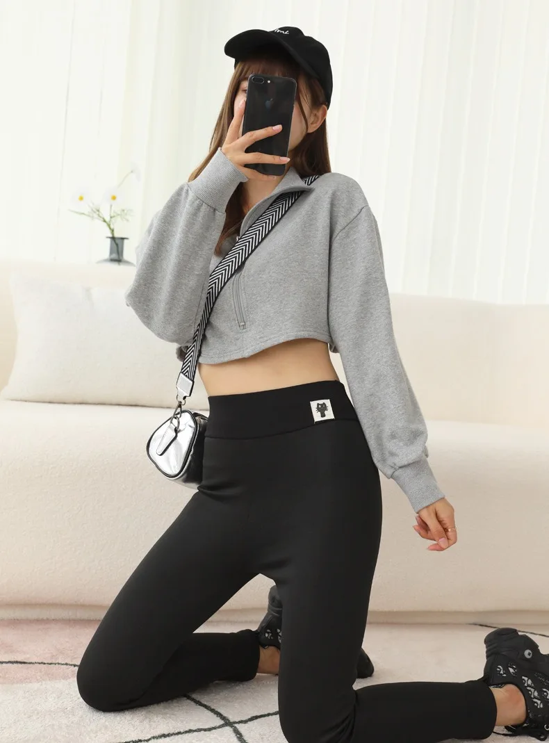 Winter Women's Solid Color Leggings Goose Down Warm Pants High Waist Leggings Comfortable Warm Elastic Leggings
Winter Women's Solid Color Leggings Goose Down Warm Pants High Waist Leggings Comfortable Warm Elastic Leggings