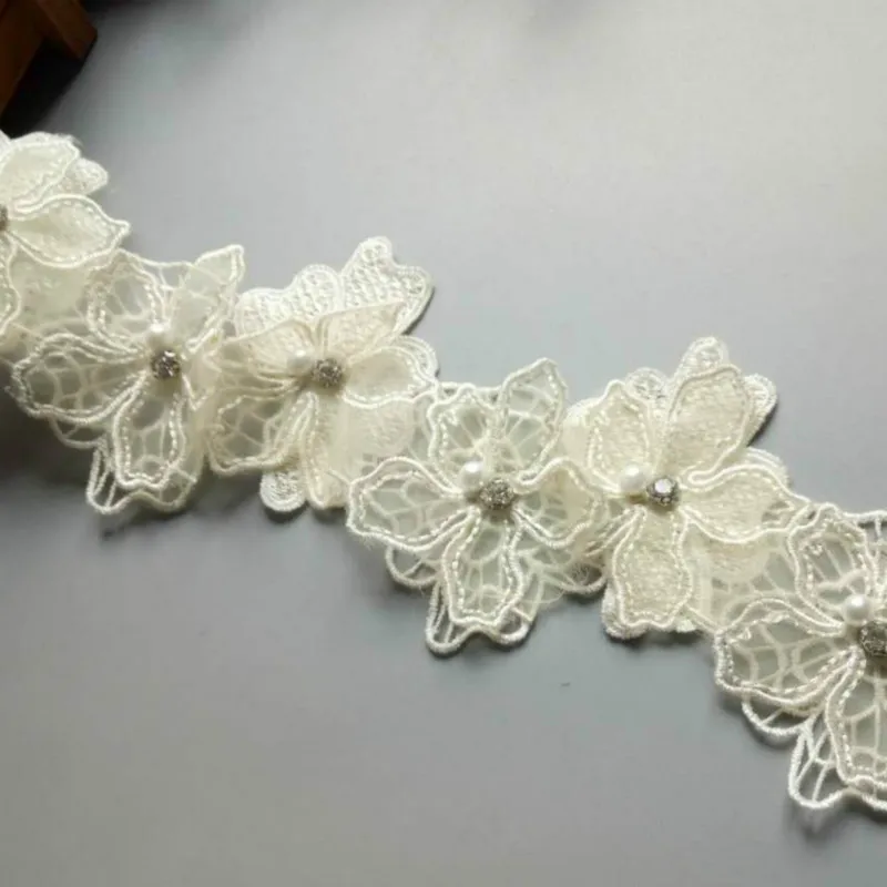 20Pcs/Lot Ivory Petal Flower Organza Embroidery Fabric Lace Patch Trim Clothes 3D Beading Flower Wedding Dress Diy Applique
20Pcs/Lot Ivory Petal Flower Organza Embroidery Fabric Lace Patch Trim Clothes 3D Beading Flower Wedding Dress Diy Applique