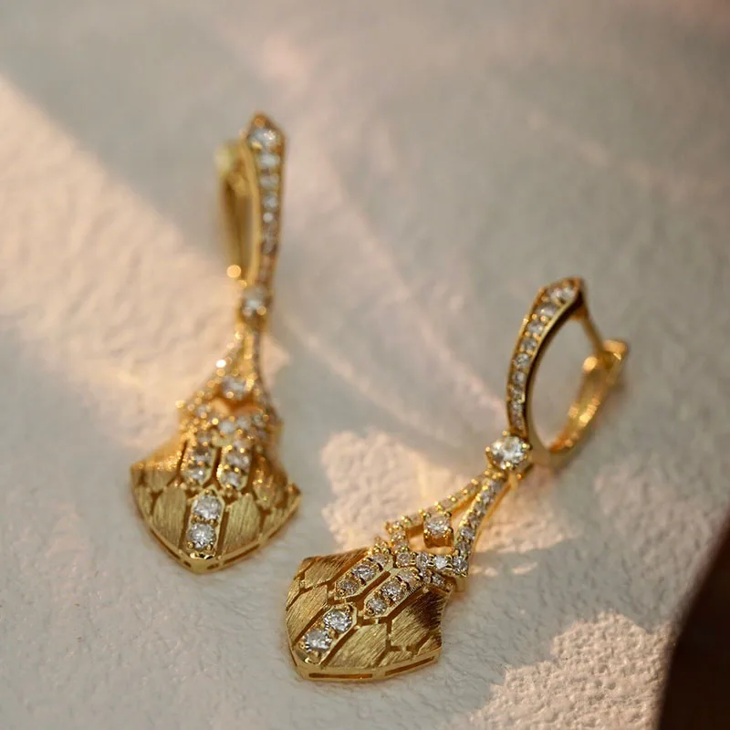 CXS Solid 18K Au750 Yellow Gold Real Nautral Diamind Drop Earrings Brushed Shield Ear Buckle Popular Wedding Earrings
CXS Solid 18K Au750 Yellow Gold Real Nautral Diamind Drop Earrings Brushed Shield Ear Buckle Popular Wedding Earrings