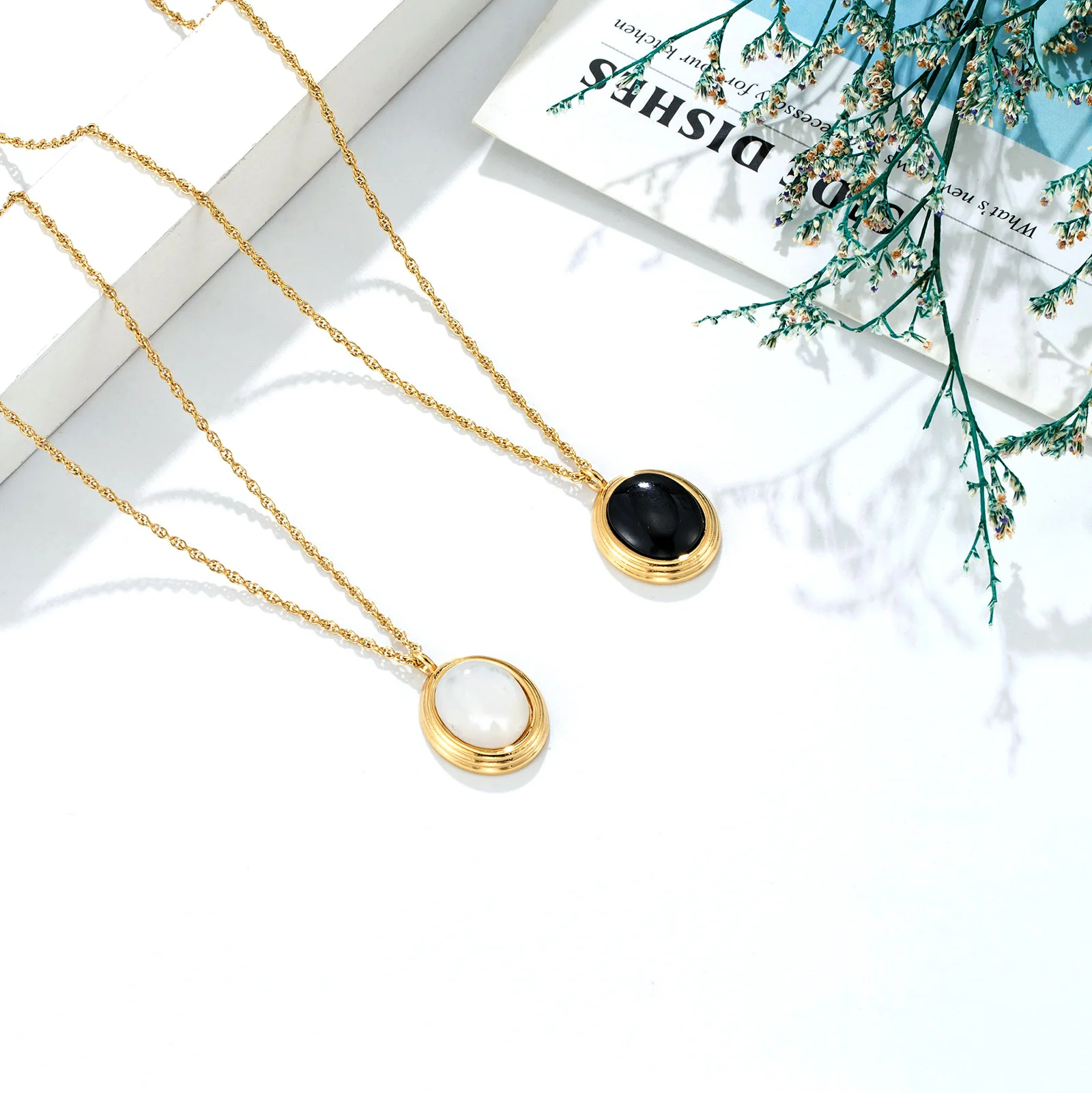 

Simple 14k black agate necklace with shell pendant, titanium steel tiger eye stone lock bone chain