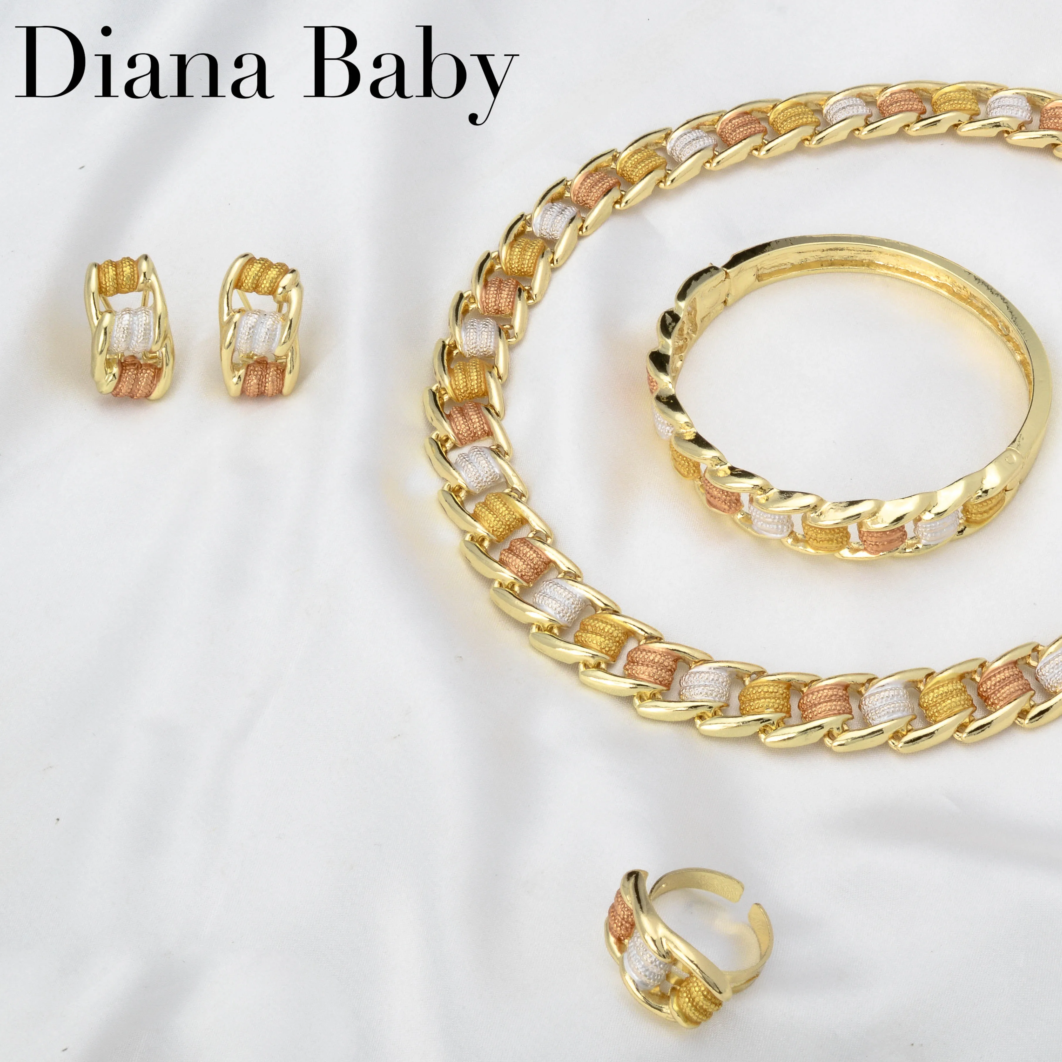 

Latest Dubai Gold Color Jewelry Set For Women Luxury Quality Three Tone Necklace Earrings Bracelet Ring Bridal Wedding Jewellery