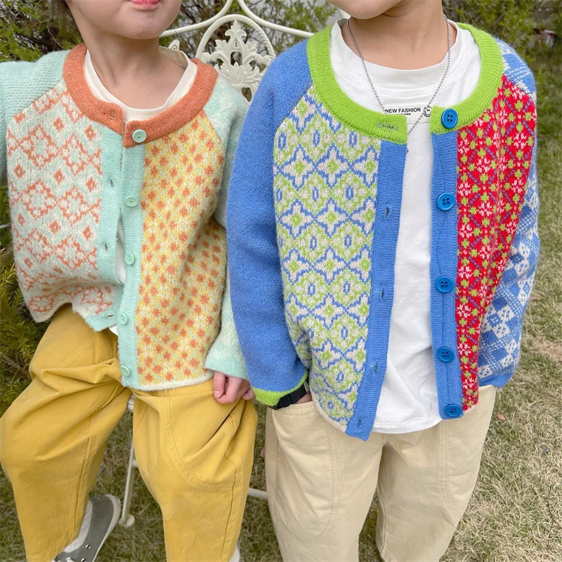 Spring Unisex fashion colour blocking cardigans Boys and girls fashion knitwear Children sweaters coats
Spring Unisex fashion colour blocking cardigans Boys and girls fashion knitwear Children sweaters coats