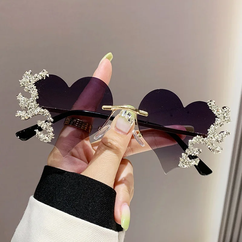 Heart Shaped Diamond Sunglasses Classic Gradient Lens Luxury Brand Stylish Crystal Sun Glasses Women Travel Beach Sunnies 2023
Heart Shaped Diamond Sunglasses Classic Gradient Lens Luxury Brand Stylish Crystal Sun Glasses Women Travel Beach Sunnies 2023