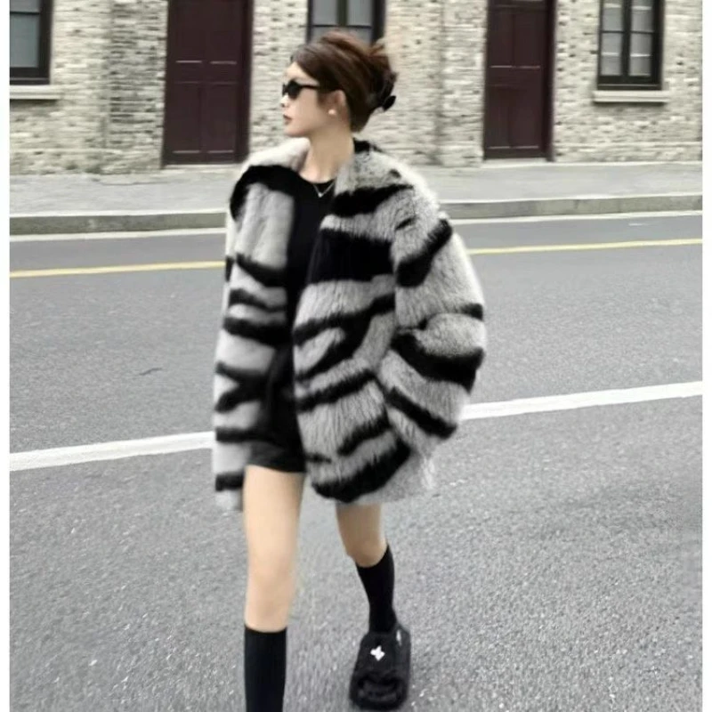 

Zebra Patterned Fur Fur Retro Fur Coat for Women 2023 New Young Niche Loose Fitting High-end Women Faux Fur Coat