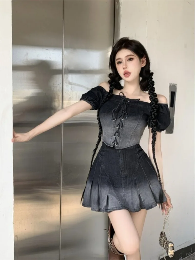 

Retro Slash Neck Strap Denim Top Pleated Skirt Two-piece Set Women Fashion Collarbone Bubble Sleeves Sweet Spicy Girl Slim Suit