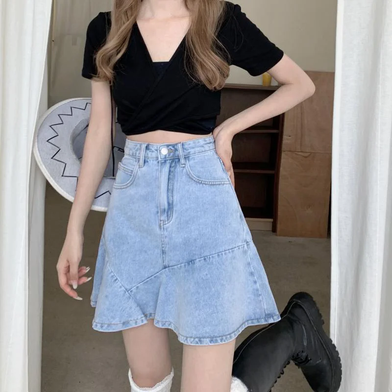 Summer Style Ruffled Edge Light Blue Fishtail Skirt A-line Denim Skirt High Waist Buttock Covering 
Summer Style Ruffled Edge Light Blue Fishtail Skirt A-line Denim Skirt High Waist Buttock Covering
