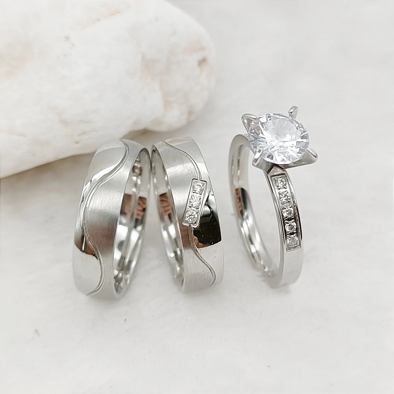 Nice 3pcs Couples Wedding Engagement Rings Sets For Men and Women Fashion Attractive Silver Stainless Steel Jewery
Nice 3pcs Couples Wedding Engagement Rings Sets For Men and Women Fashion Attractive Silver Stainless Steel Jewery