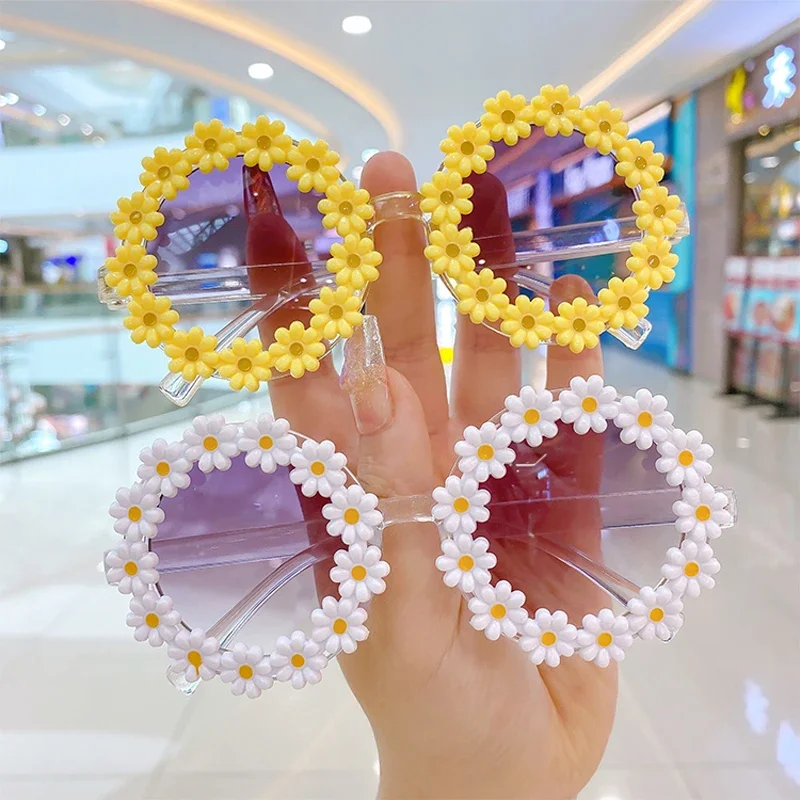 2022 Daisy Kids Flower Sunglasses Children Fashion Sun Glasses Girls Baby Creative Eyeglasses UV400 Outdoor Protection Eyewear
2022 Daisy Kids Flower Sunglasses Children Fashion Sun Glasses Girls Baby Creative Eyeglasses UV400 Outdoor Protection Eyewear