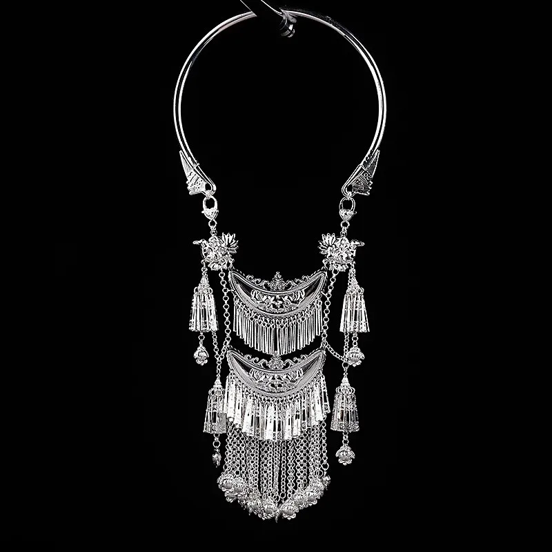 National style Miao silver old embroidered piece sweater chain original retro hand-embroidered butterfly women's bottom pendant
National style Miao silver old embroidered piece sweater chain original retro hand-embroidered butterfly women's bottom pendant
