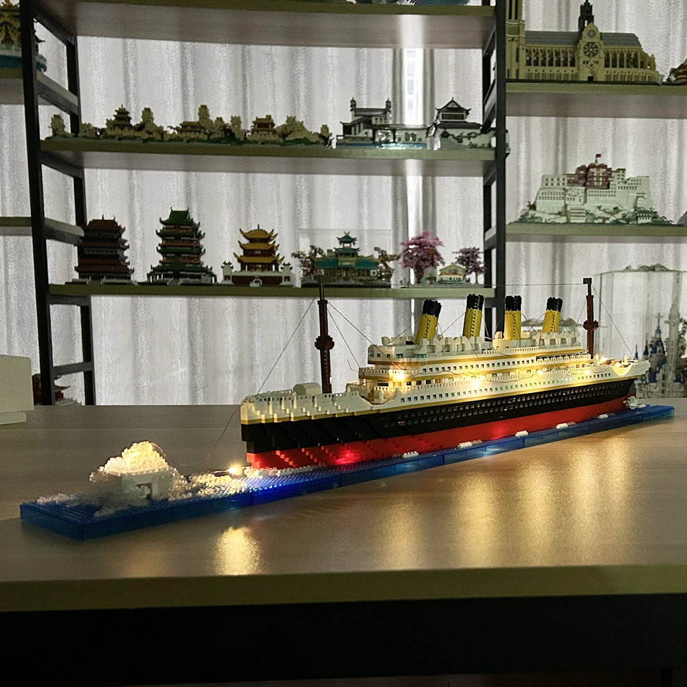 

KNEW BUILT Big Titanic Cruise Iceberg Ship Model Mini Building Blocks Toys for Adult Girls Gift Kits Assemble Boat Micro Bricks