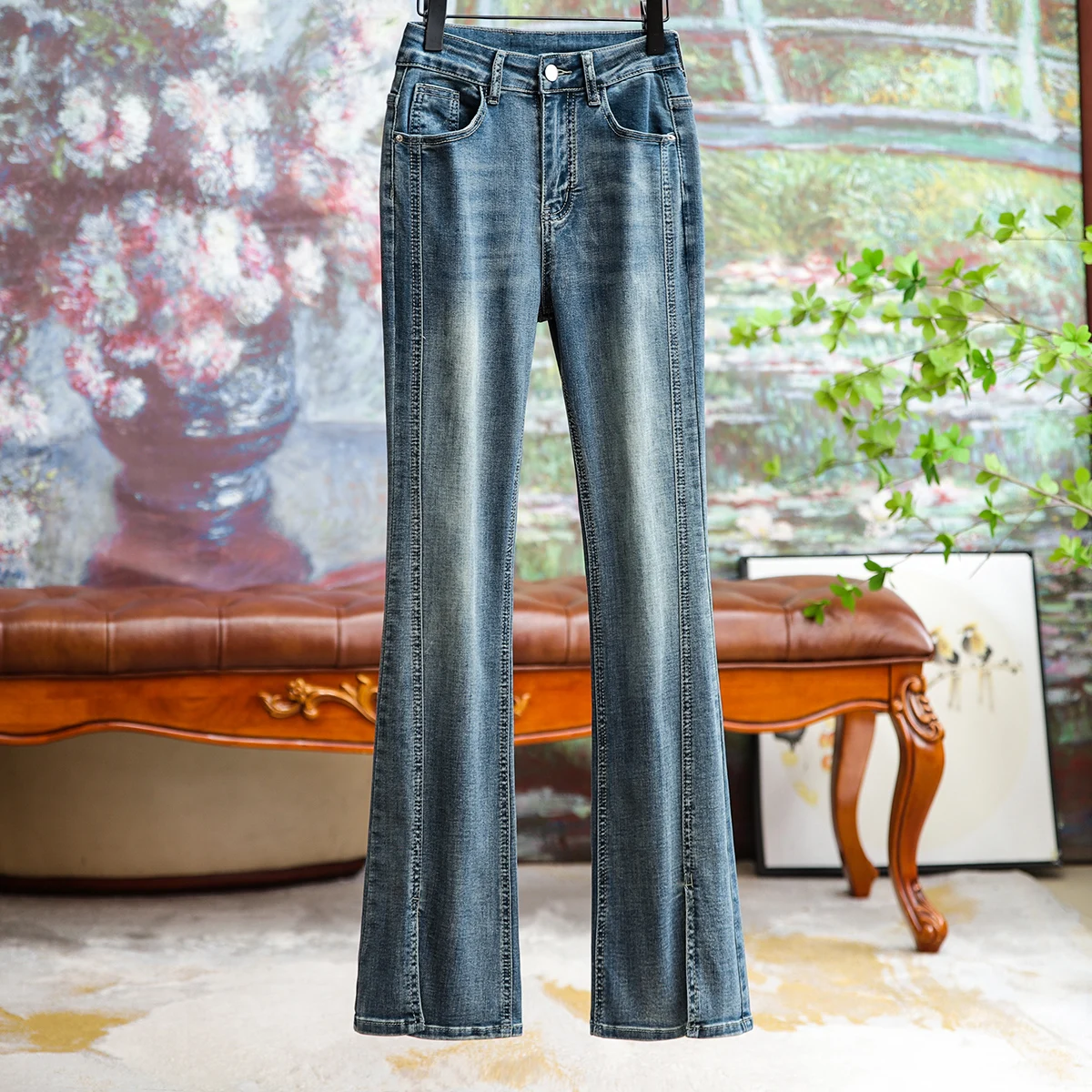 Fashionable Stretch To Lift The Buttocks Micro-large Jeans Female Temperament Versatile Summer Pants Solid Retro Women Clothing
Fashionable Stretch To Lift The Buttocks Micro-large Jeans Female Temperament Versatile Summer Pants Solid Retro Women Clothing