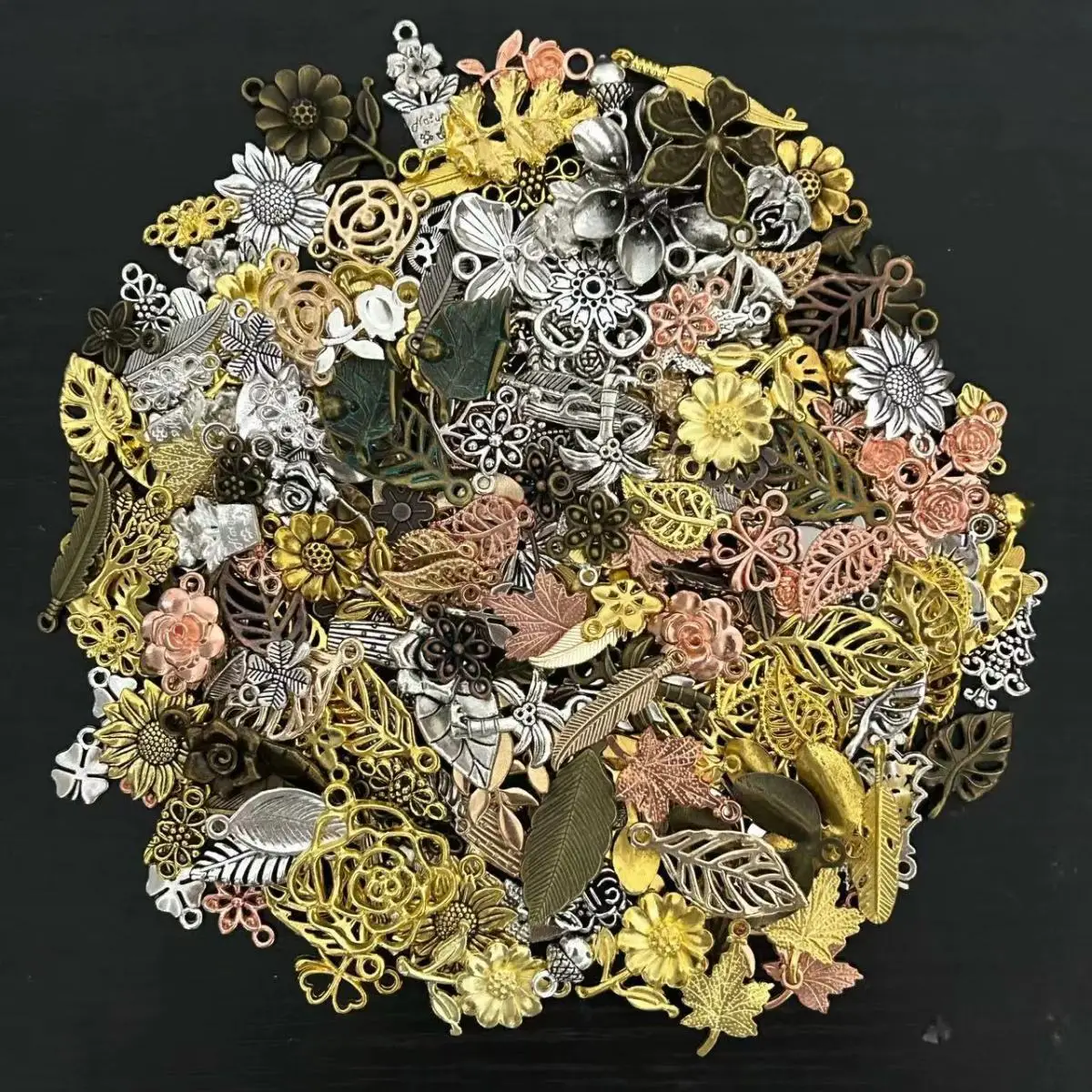 Vintage Mix 30 Pcs Metal Zinc Alloy Plant Flowers Trees Grasses Charms Fit DIY Necklace Bracelet Craft Jewelry Makings
Vintage Mix 30 Pcs Metal Zinc Alloy Plant Flowers Trees Grasses Charms Fit DIY Necklace Bracelet Craft Jewelry Makings