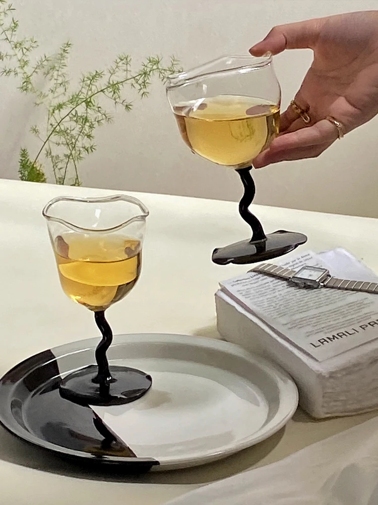 Irregular Goblet Cocktail Glass Black Vintage Creative Twist Handle Wine Creative Decorative Wine Glass
Irregular Goblet Cocktail Glass Black Vintage Creative Twist Handle Wine Creative Decorative Wine Glass