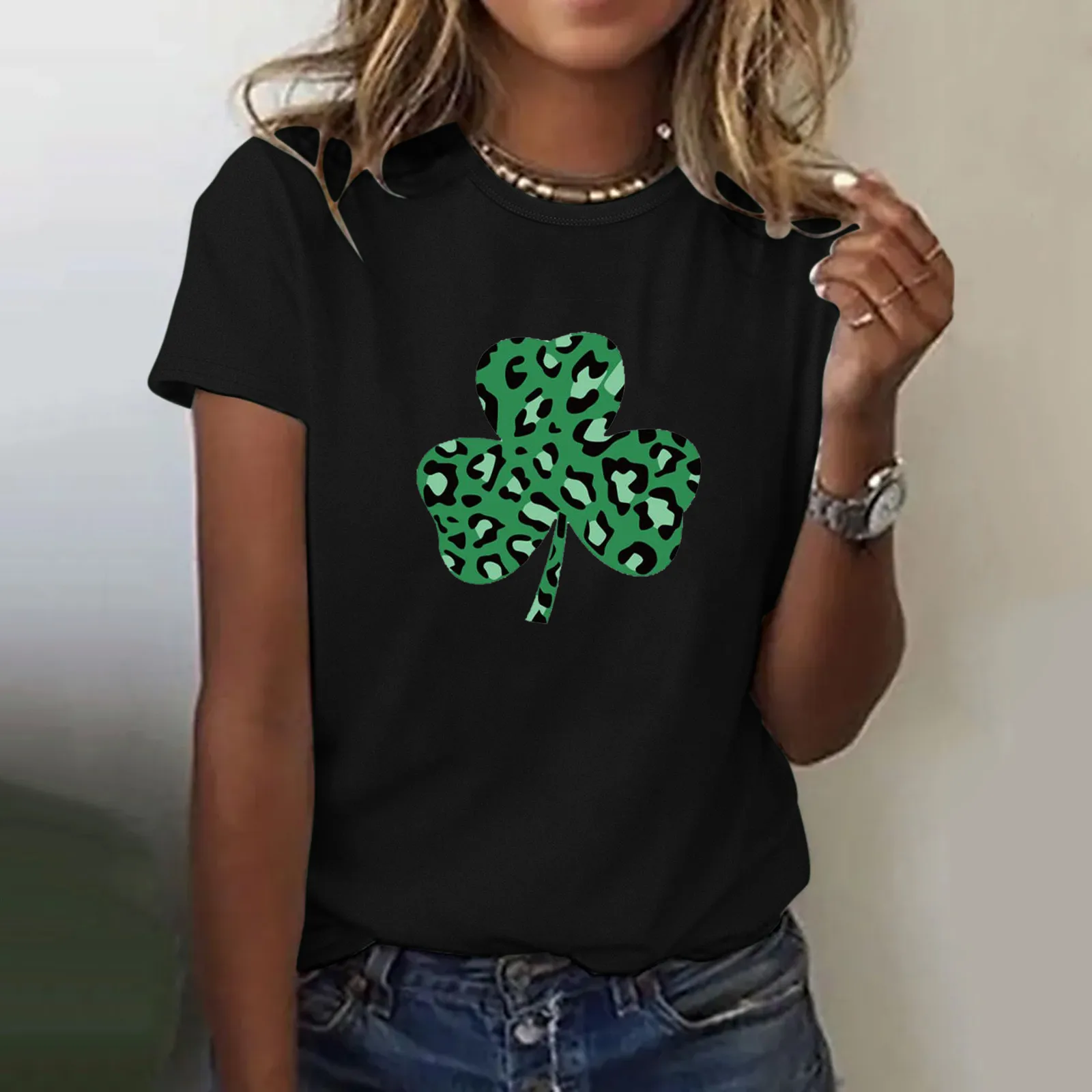 Women's Fashionable Leisure Saint Patrick's Day Four Leaf Clover Printed Round Neck Short Sleeved Loose T-shirt Tops
Women's Fashionable Leisure Saint Patrick's Day Four Leaf Clover Printed Round Neck Short Sleeved Loose T-shirt Tops
