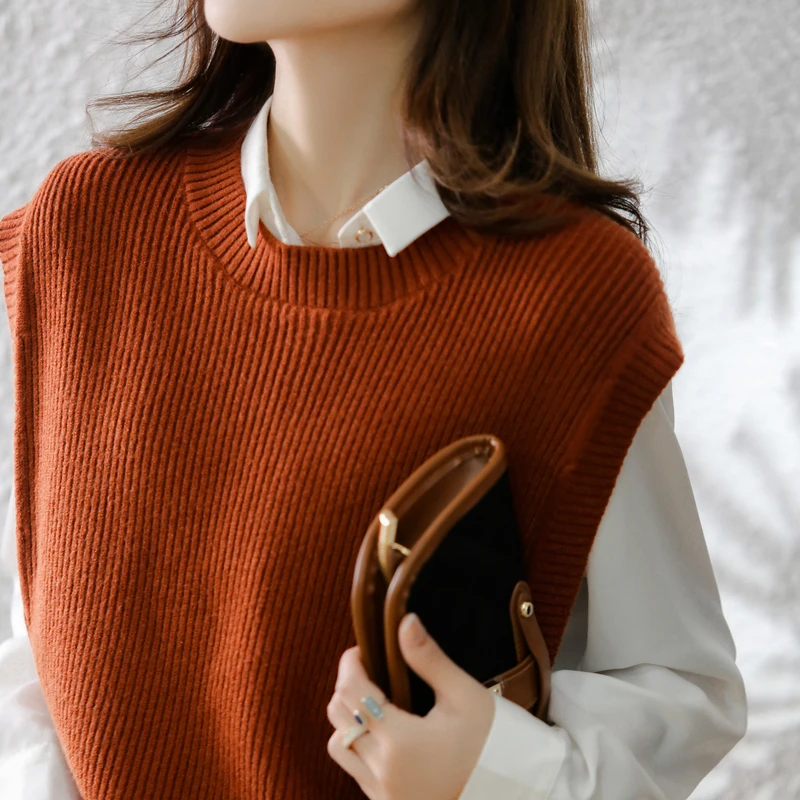 Autumn and Winter Women's New Sweater Vest Knitted Waistcoat Round Neck Wearing Sleeveless Vest Loose Top
Autumn and Winter Women's New Sweater Vest Knitted Waistcoat Round Neck Wearing Sleeveless Vest Loose Top