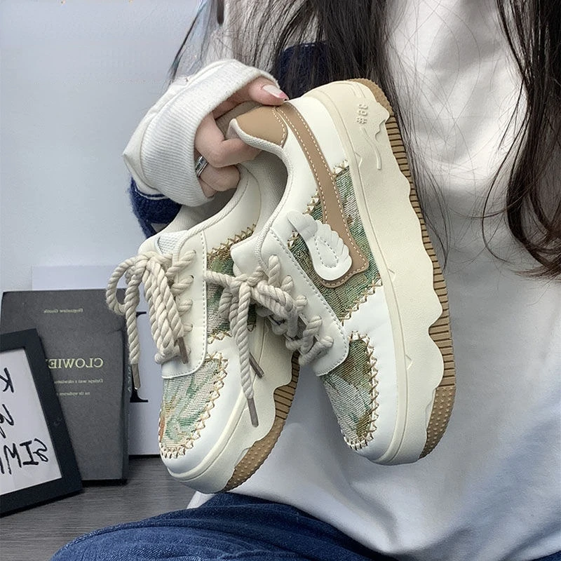 2023 Womens Shoes Spring New All-match Retro Embroidery White Shoes Ins Tide Thick Bottom Casual Students womens shoes
2023 Womens Shoes Spring New All-match Retro Embroidery White Shoes Ins Tide Thick Bottom Casual Students womens shoes