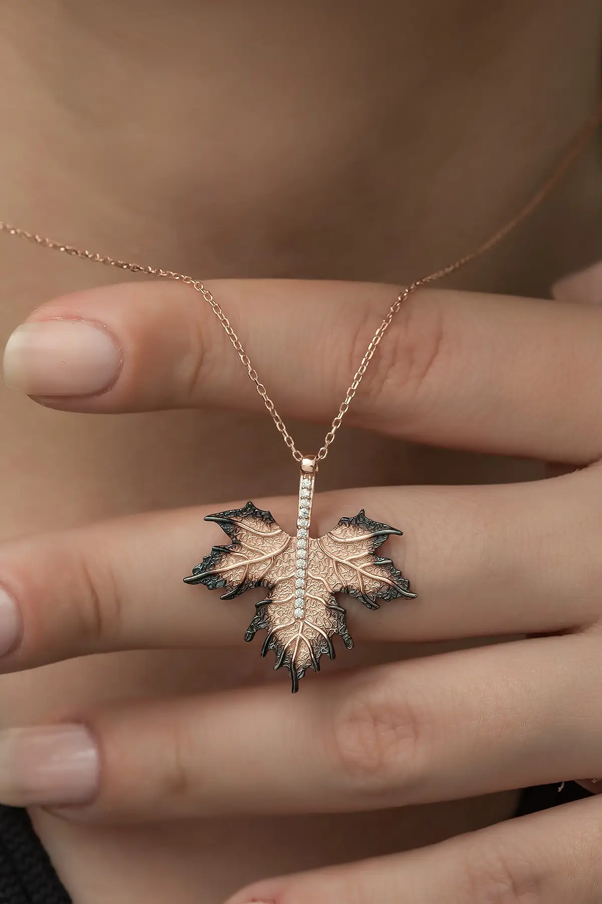Women's 925 Sterling Silver Syn Leaf Necklace Zircon Stone Classic Matte Pink Jewelry & Jewelry Accessory
Women's 925 Sterling Silver Syn Leaf Necklace Zircon Stone Classic Matte Pink Jewelry & Jewelry Accessory