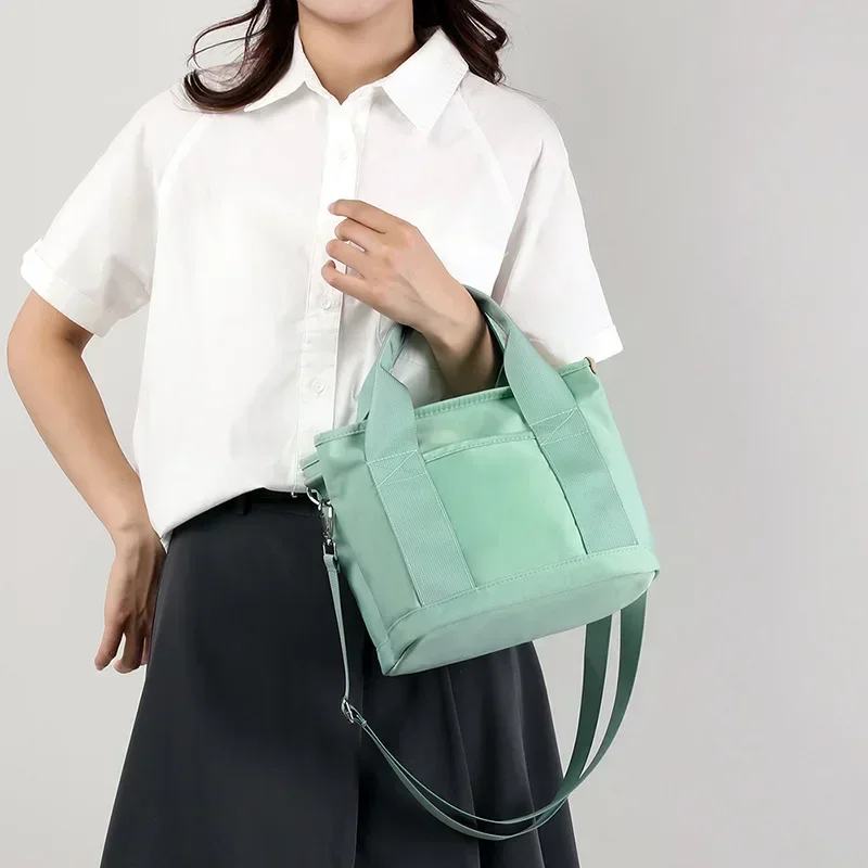 Fashion Simple Pure Color One Shoulder Tote Bags for Women Thickened Nylon Waterproof Zipper Small Square Bag Student Handbag
Fashion Simple Pure Color One Shoulder Tote Bags for Women Thickened Nylon Waterproof Zipper Small Square Bag Student Handbag