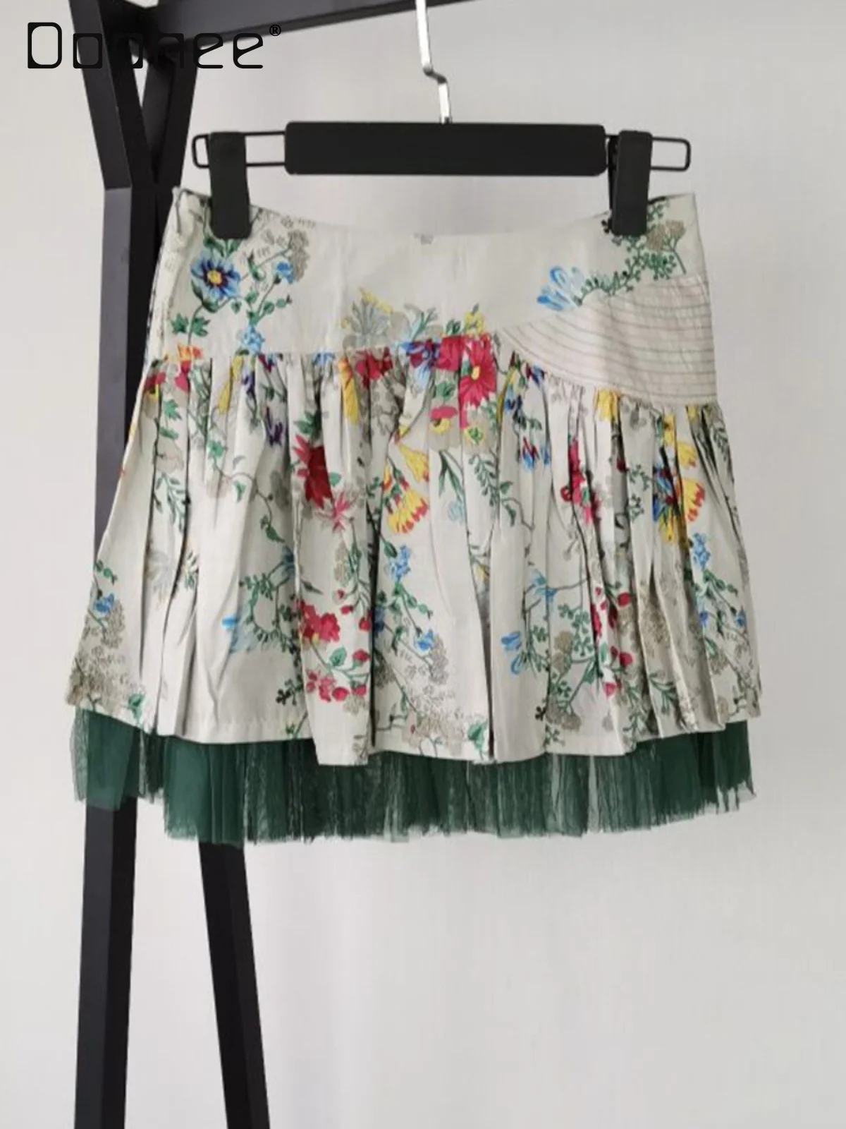 Vintage Floral Printed Short Skirt for Women 2024 Summer New Elegant Women's Low Waist Mesh Stitching All-Match Skirt Ladies
Vintage Floral Printed Short Skirt for Women 2024 Summer New Elegant Women's Low Waist Mesh Stitching All-Match Skirt Ladies