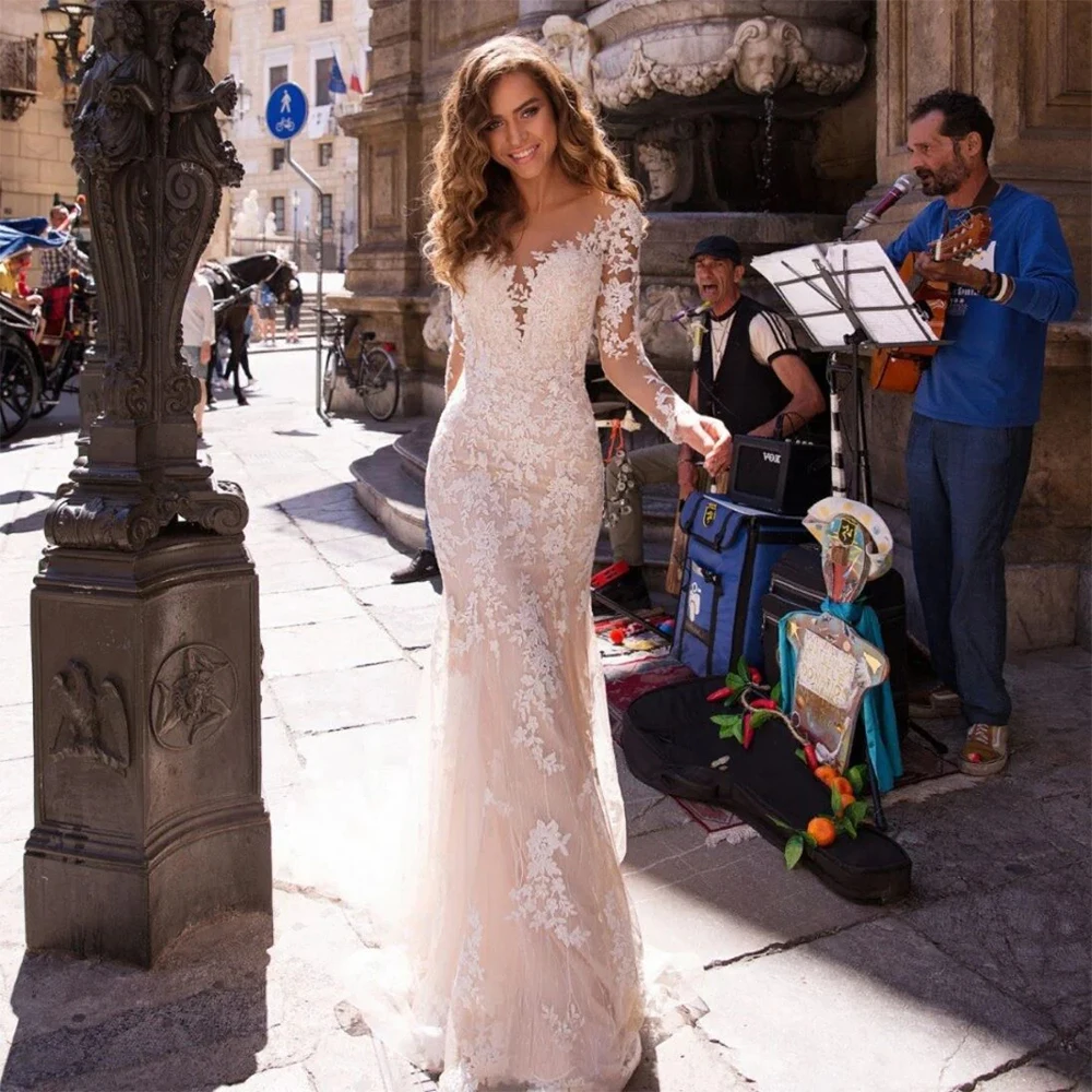 

Challoner Elegant Mermaid Wedding Dress Scoop Neck Lace Appliques Button Illusion Bridal Gown Vestidos De Novia Sweep Train New