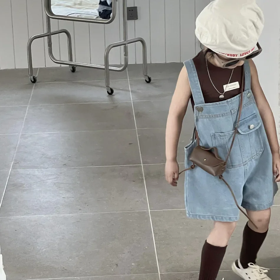 Children Clothing Kids Pants Spring Summer 2023 Korean Style Loose Suspenders Shorts Boys and Girls Loose Denim Suspenders
Children Clothing Kids Pants Spring Summer 2023 Korean Style Loose Suspenders Shorts Boys and Girls Loose Denim Suspenders