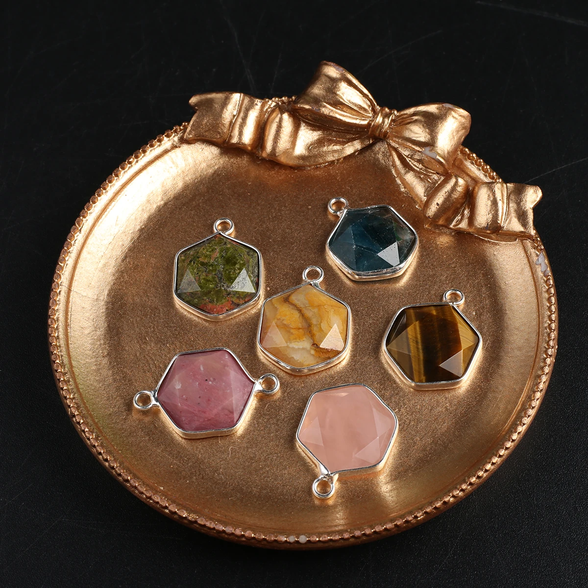1Pcs Random Hexagon Pendant Natural Stone Irregular Pendant Charms For Jewelry Making DIY Necklace Bracelet Earrings Accessories
1Pcs Random Hexagon Pendant Natural Stone Irregular Pendant Charms For Jewelry Making DIY Necklace Bracelet Earrings Accessories