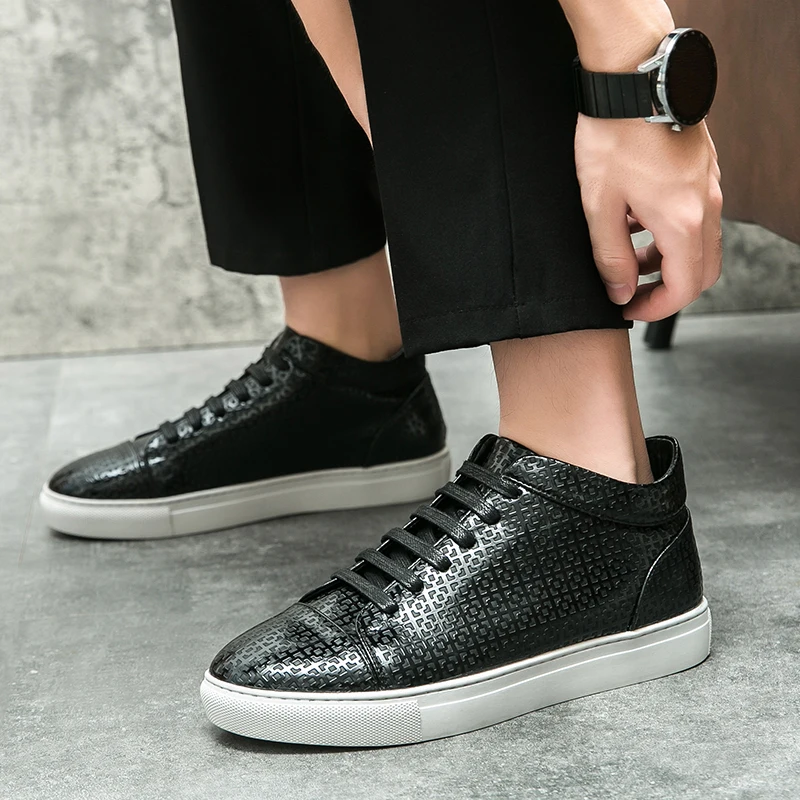 Men Boots 2023 lace up fashion Spring Autumn Casual Shoes high top Board Shoes High Quality men ankle Boots British Style
Men Boots 2023 lace up fashion Spring Autumn Casual Shoes high top Board Shoes High Quality men ankle Boots British Style