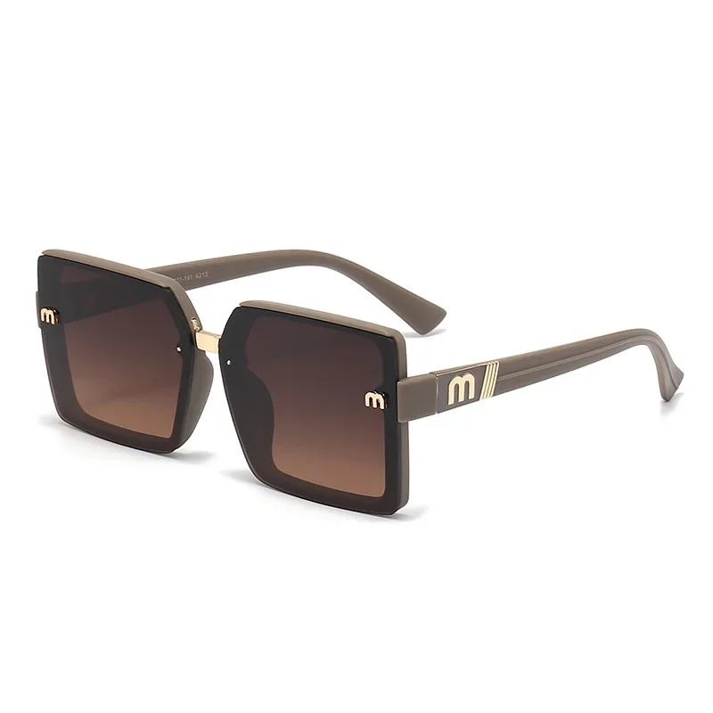 2024 New Luxury brand European and American box style women's sunglasses personalized men's UV resistant fashionable sunglasses
2024 New Luxury brand European and American box style women's sunglasses personalized men's UV resistant fashionable sunglasses