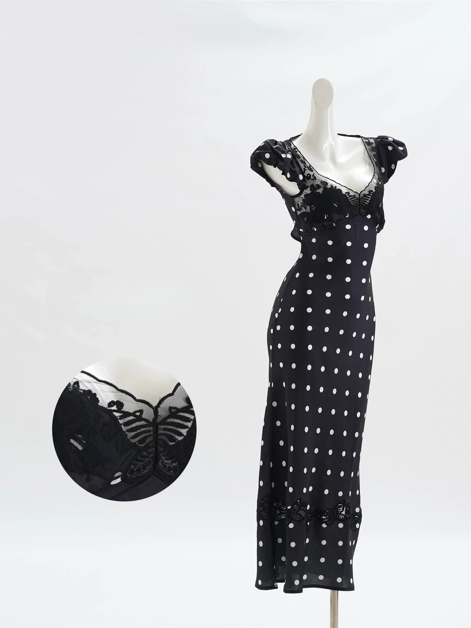 Black White Dot Print Short Puff Sleeve Sweetheart Neck 2024 Fashion Collection Lace Patchwork Cut Out Waist Maxi Dress
Black White Dot Print Short Puff Sleeve Sweetheart Neck 2024 Fashion Collection Lace Patchwork Cut Out Waist Maxi Dress