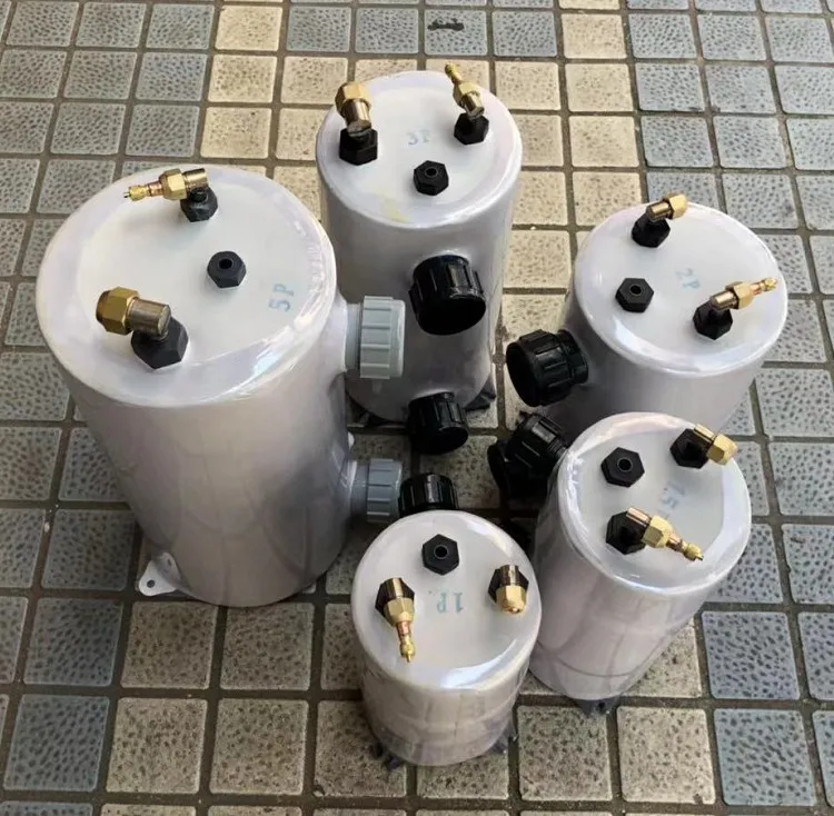 Испаритель из чистого титана, титановый пистолет, радиатор водяного охлаждения рыбного пруда, титановый трубчатый теплообменник 2HP. 
Испаритель из чистого титана, титановый пистолет, радиатор водяного охлаждения рыбного пруда, титановый трубчатый теплообменник 2HP.