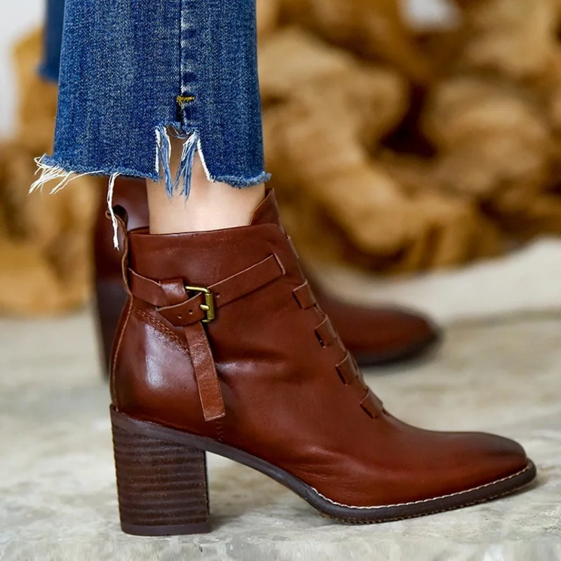 Cowhide Ladies Shoes Women Thick High Heels Side Zip Buckle Ankle Boots Autumn Spring Concise European Style Women Winter Boots
Cowhide Ladies Shoes Women Thick High Heels Side Zip Buckle Ankle Boots Autumn Spring Concise European Style Women Winter Boots