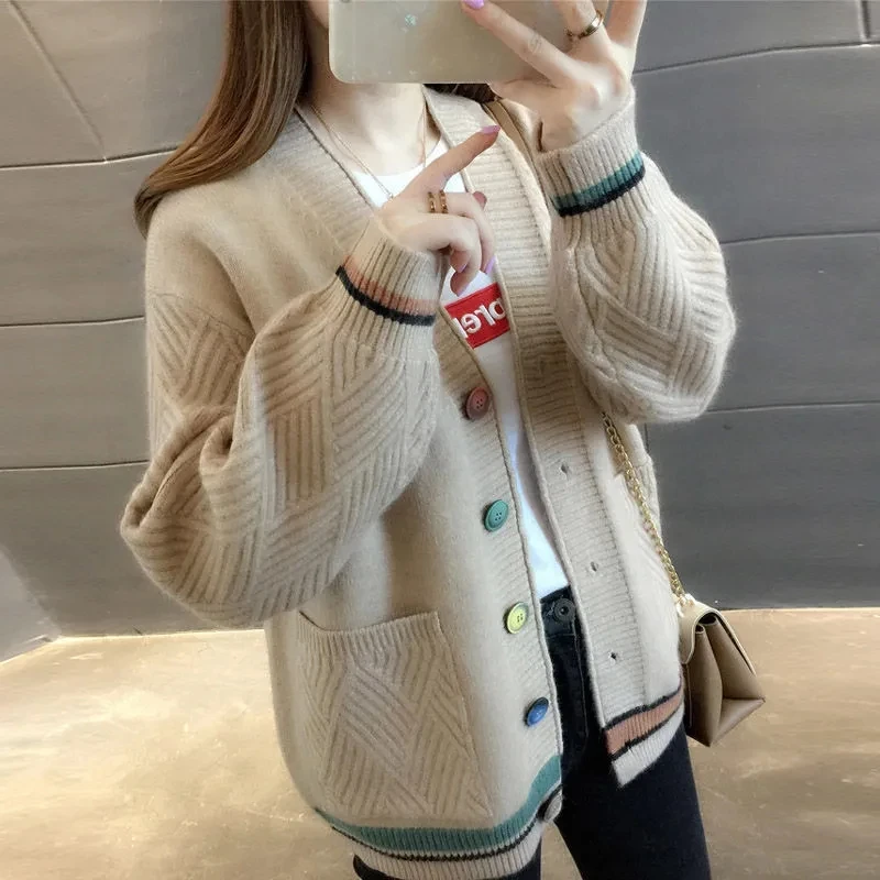 New Fashion V Neck Women Cardigan Sweater Autumn Long Sleeve Single Breasted Knit Coat Casual Korean Striped Pocket Sweater tops
New Fashion V Neck Women Cardigan Sweater Autumn Long Sleeve Single Breasted Knit Coat Casual Korean Striped Pocket Sweater tops