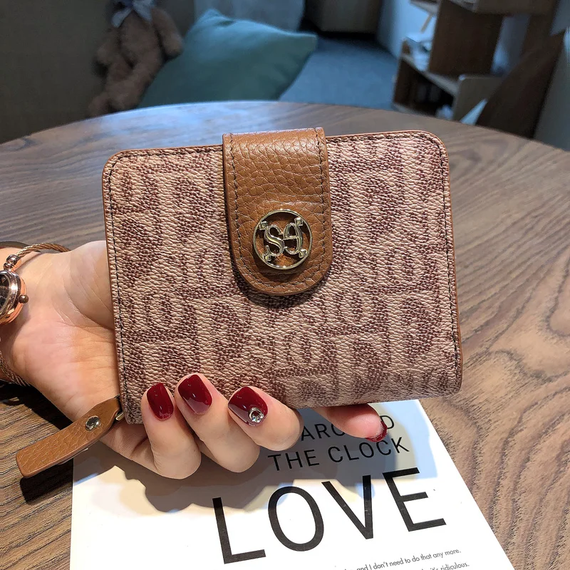 Branded Genuine Leather Short Wallets For Women Letter Prints Cowhide Coin Purse Female Card Holders Birthday Christmas Present
Branded Genuine Leather Short Wallets For Women Letter Prints Cowhide Coin Purse Female Card Holders Birthday Christmas Present