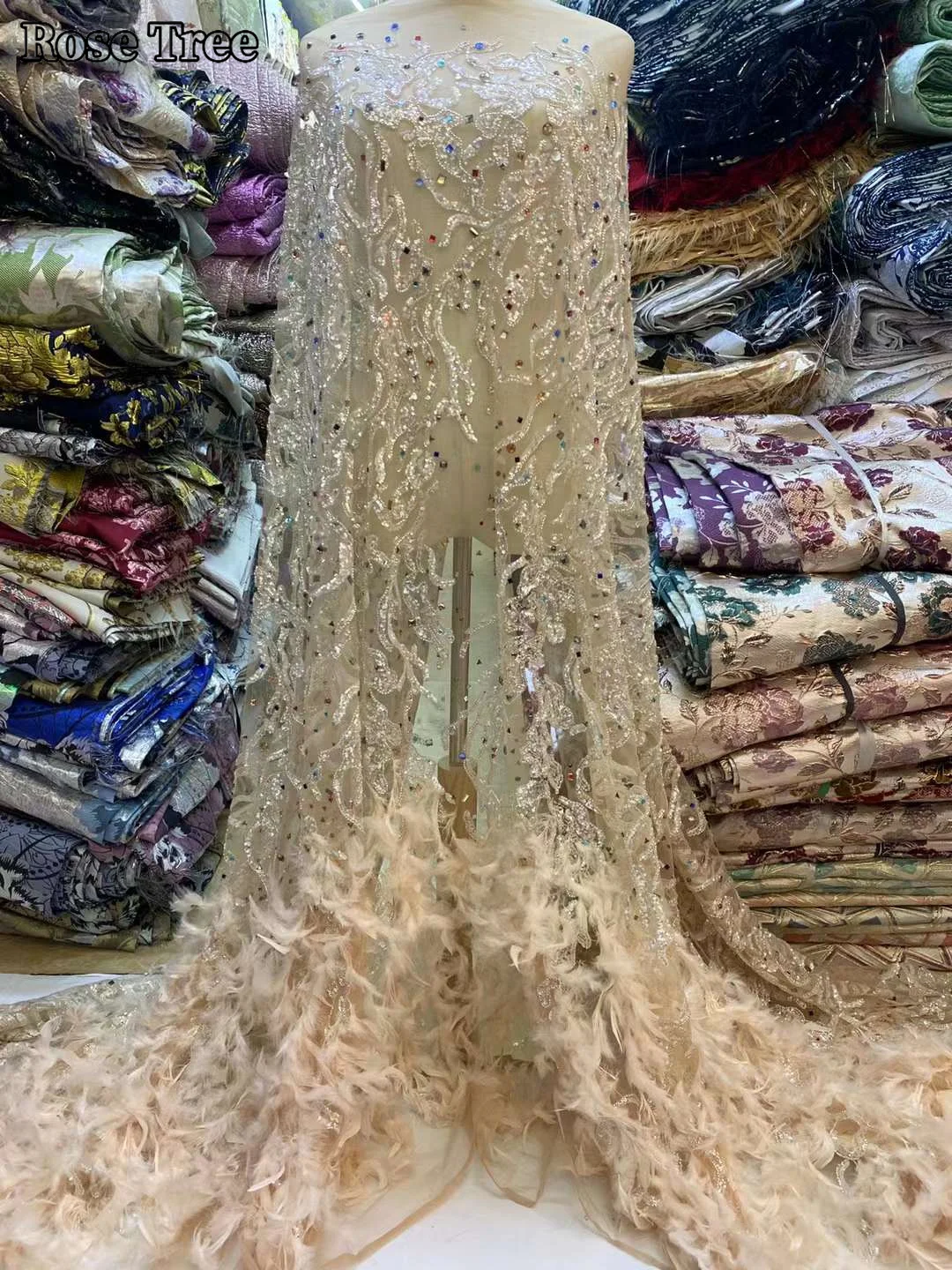 High End African 3D Feather Lace Fabric High Quality Embroidery French Sequins Lace Fabric For Nigerian Wedding Party Dresses
High End African 3D Feather Lace Fabric High Quality Embroidery French Sequins Lace Fabric For Nigerian Wedding Party Dresses