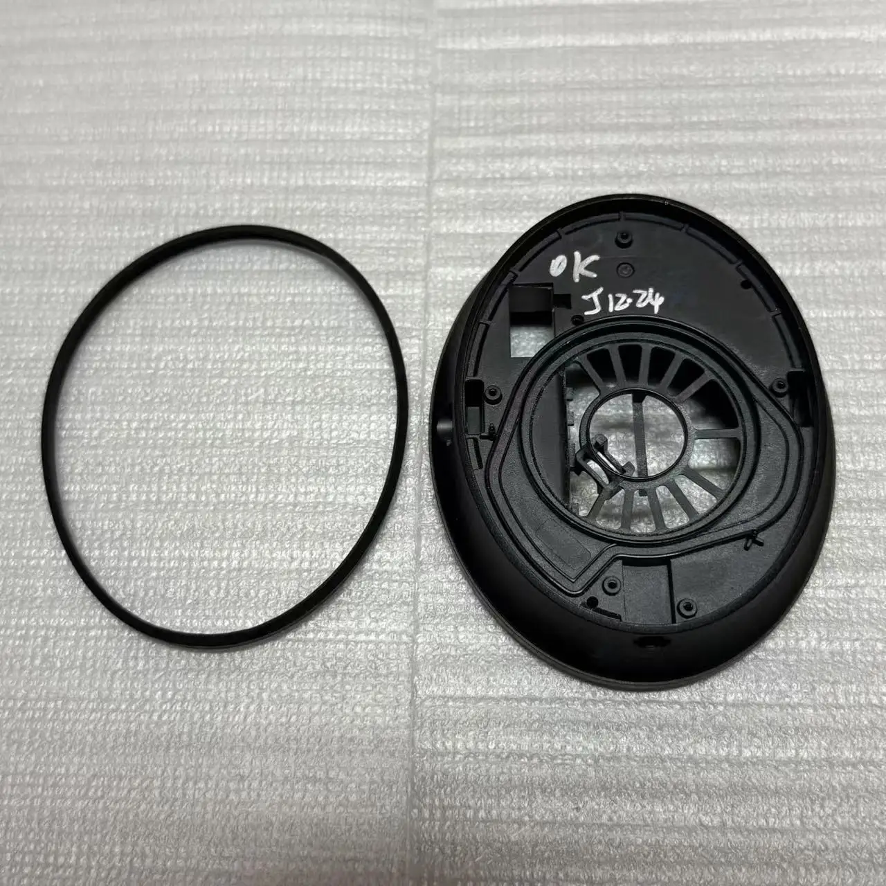 Replacement housing trim frame for Bose QuietComfort QC25 QC35 QC35 II Headphones replacement silicone rubber Repair spare parts Replacement housing trim frame for Bose QuietComfort QC25 QC35 QC35 II Headphones replacement silicone rubber Repair spare parts