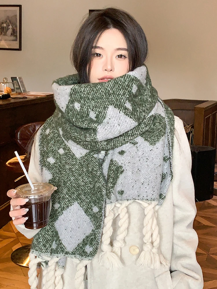 Новый модный шикарный винтажный шарф из искусственного кашемира, зимний женский и мужской шарф-накидка в стиле преппи, теплый женский шарф-накидка
Новый модный шикарный винтажный шарф из искусственного кашемира, зимний женский и мужской шарф-накидка в стиле преппи, теплый женский шарф-накидка