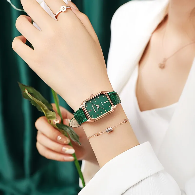 

Watch Women's Exquisite Compact Wristwatch Emerald Green Elegant Niche Fashion Square Analog Quartz Watch Casual Business Lady