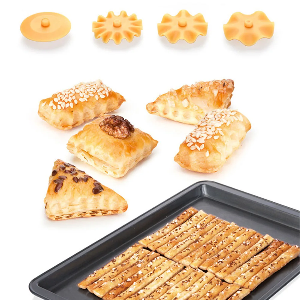 Baking Tool Roller Cutter Plastic 15.7*3.4cm For Pizza Pastry Lattice Kitchen Accessories Kitchen Gadgets Durable
Baking Tool Roller Cutter Plastic 15.7*3.4cm For Pizza Pastry Lattice Kitchen Accessories Kitchen Gadgets Durable