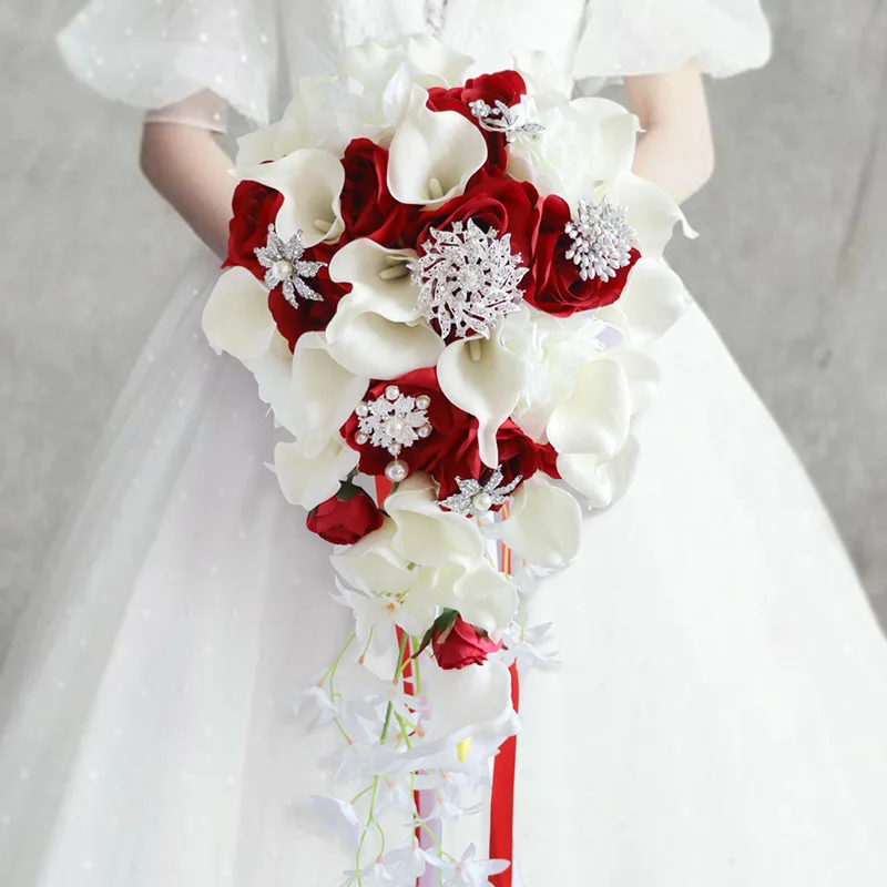

Mori Outdoor Wedding Bride Holding Flowers PU Calla Lily Diamond Buckle Water Drop Waterfall Bride Bouquet Bridesmaid Bouquet