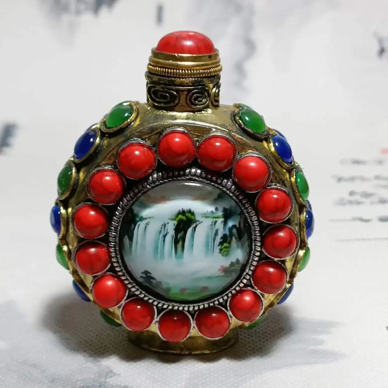 Antique Miscellaneous Ethnic Style Crafts Nightlight Snuff Bottle Copper Tibetan Antique Old Goods
Antique Miscellaneous Ethnic Style Crafts Nightlight Snuff Bottle Copper Tibetan Antique Old Goods